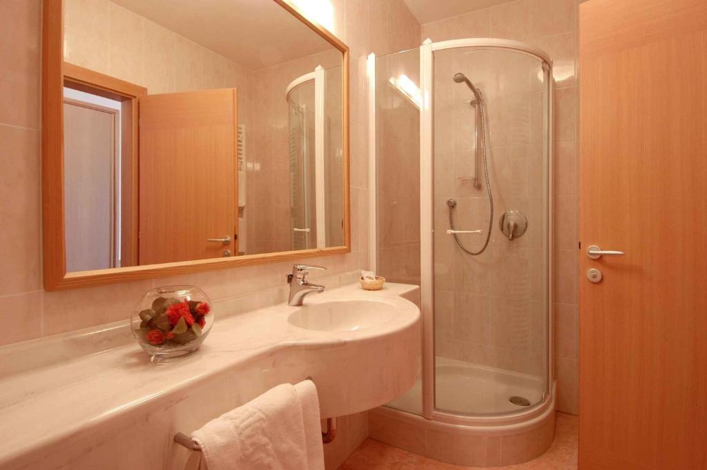 Hotel Foerstlerhof Postal / Burgstall Стая снимка