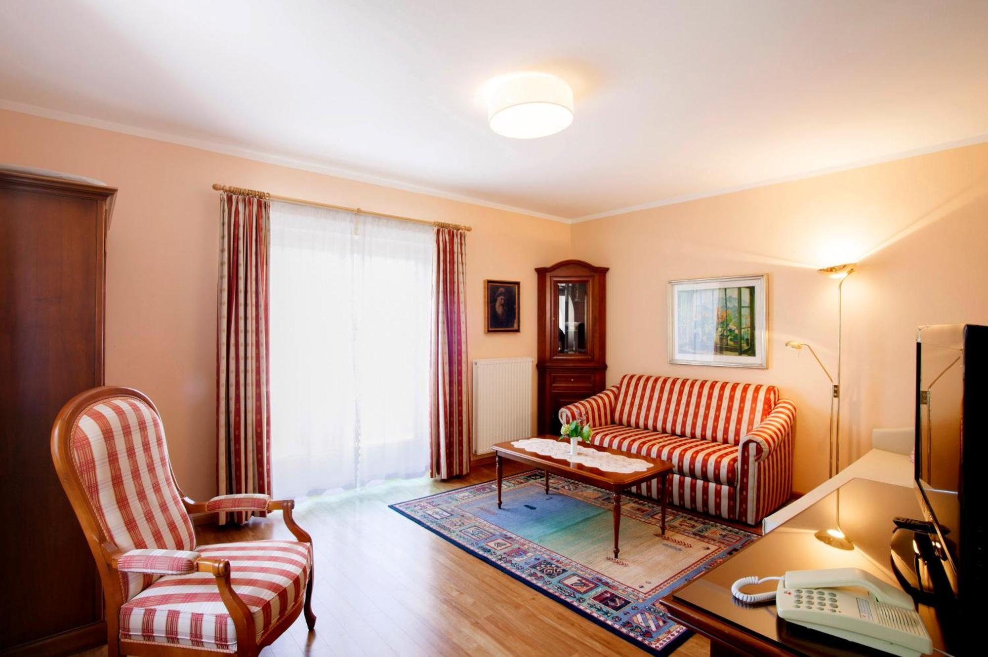 Hotel Foerstlerhof Postal / Burgstall Екстериор снимка